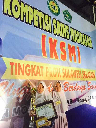 Gambar SISWI MI LAB SCHOOL UIN ALAUDDIN MAKASSAR, JUARA I DI BIDANG MATEMATIKA